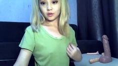 Webcam Asian camgirl testing brand new toy